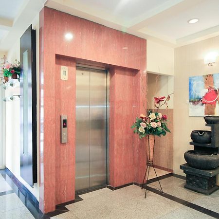 Super Oyo Capital O 175 K-60 Residence Surabaya Exterior foto