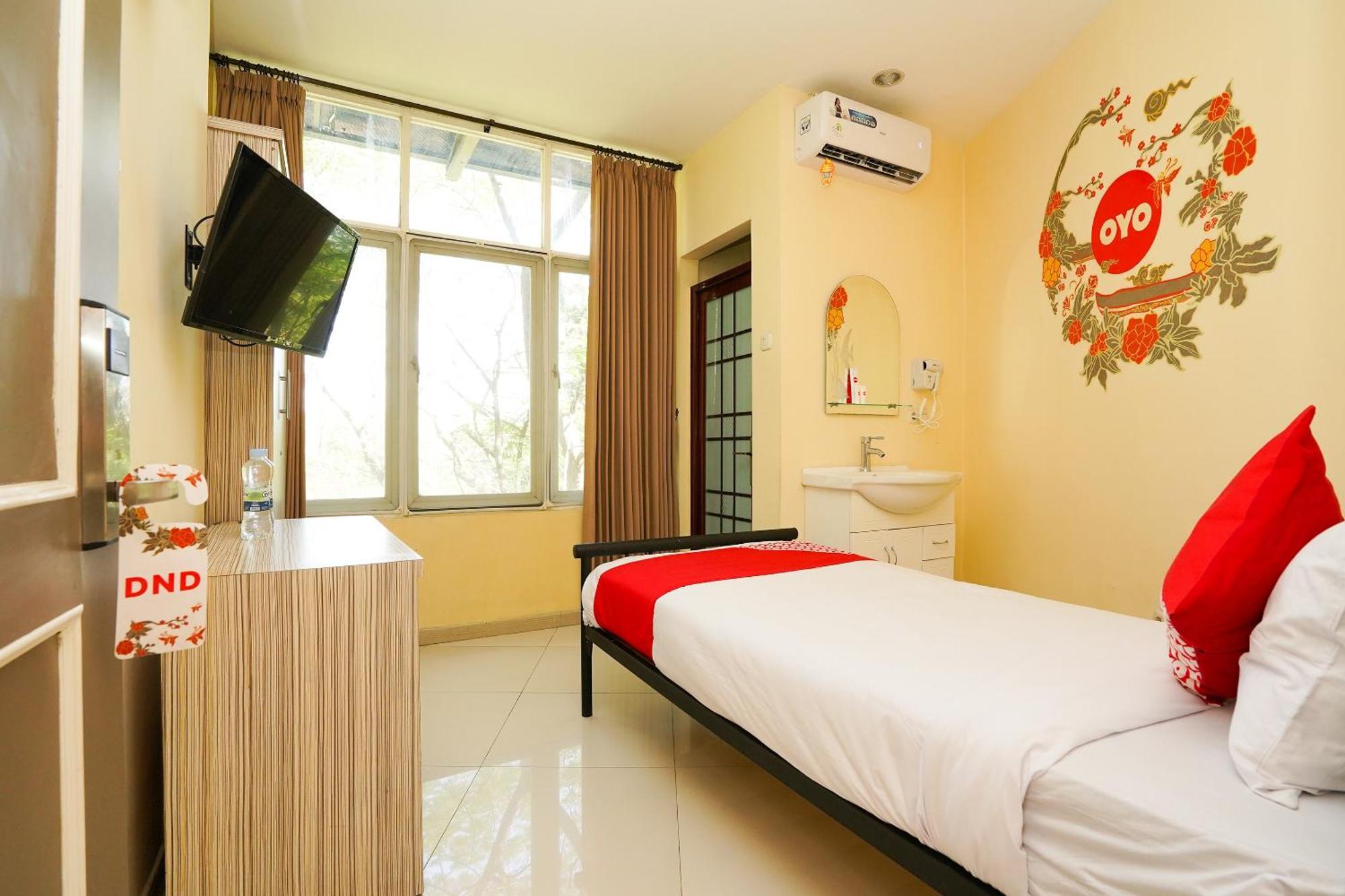 Super Oyo Capital O 175 K-60 Residence Surabaya Exterior foto